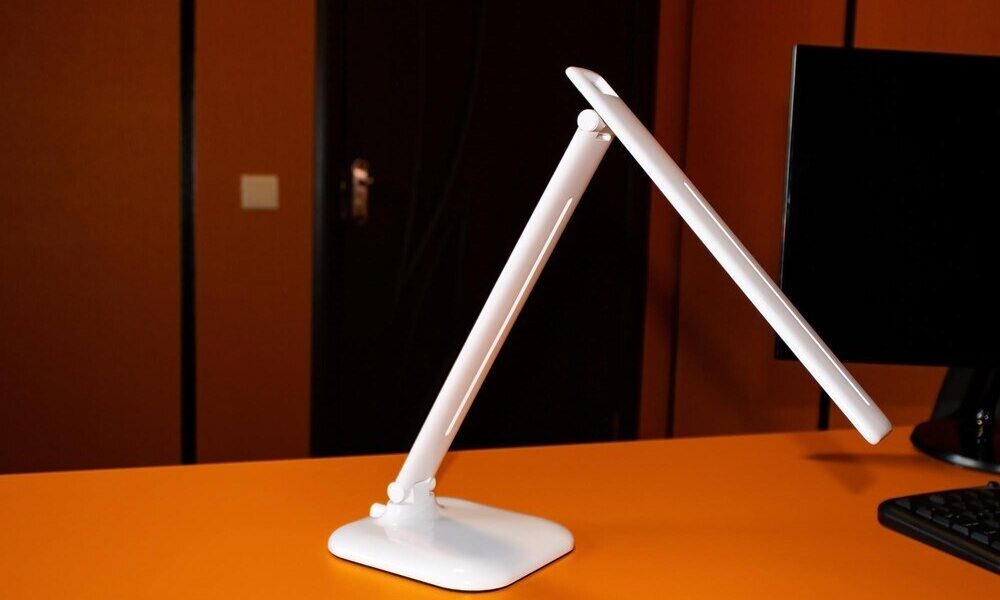 Lampy studyjne LED na każdą kieszeń: Jak wybrać najlepszą opcję do 1200 zł